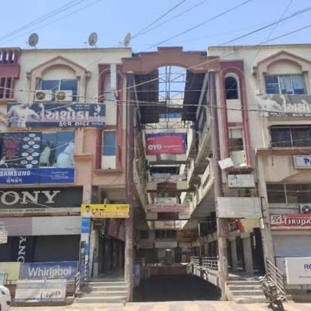 Hotel Harmony Jāmnagar 外观 照片